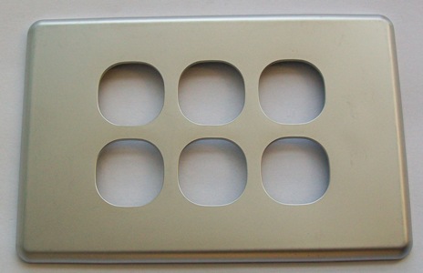 CLIPSAL 6 GANG BRUSHED ALUMINIUM COVER